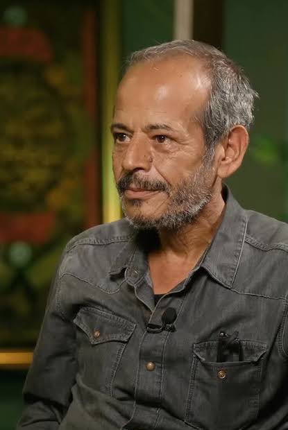 msefac's tweet image. Bülent Akyürek vefat etmiş. Allah rahmet eylesin. Pazarlıksız, hesapsız, ezber bozan, samimi ve çilekeş bir adamdı. Satılık Adam romanını birkaç gün önce okumaya başlamıştım, şaşkınım. Mekânı cennet olsun.