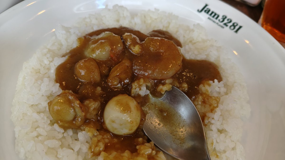 marldear0912's tweet photo. 今日のランチは
ふじみ野市 #Jam3281
シーフードミックスカレー(中辛)、ランチサラダ
Jamさんのシーフード、初めて食べた🍛🥄
まず甘さ、すぐに旨味がドッと来て後半ピリッな美味しい時間差があった♥️
いつもチーズ食べるけど、シーフードも良きッ💘
店長さん、紅茶たくさん有難うございました🤗✨✨ https://t.co/RsyYbiltDw