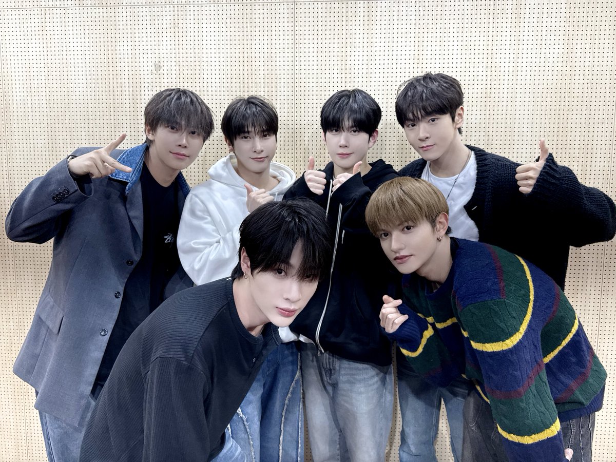 [📸]

Before Anyone Else💙

#BAE173 #비에이이173
#TurnedUp
#NEWCHAPTER_DESEAR