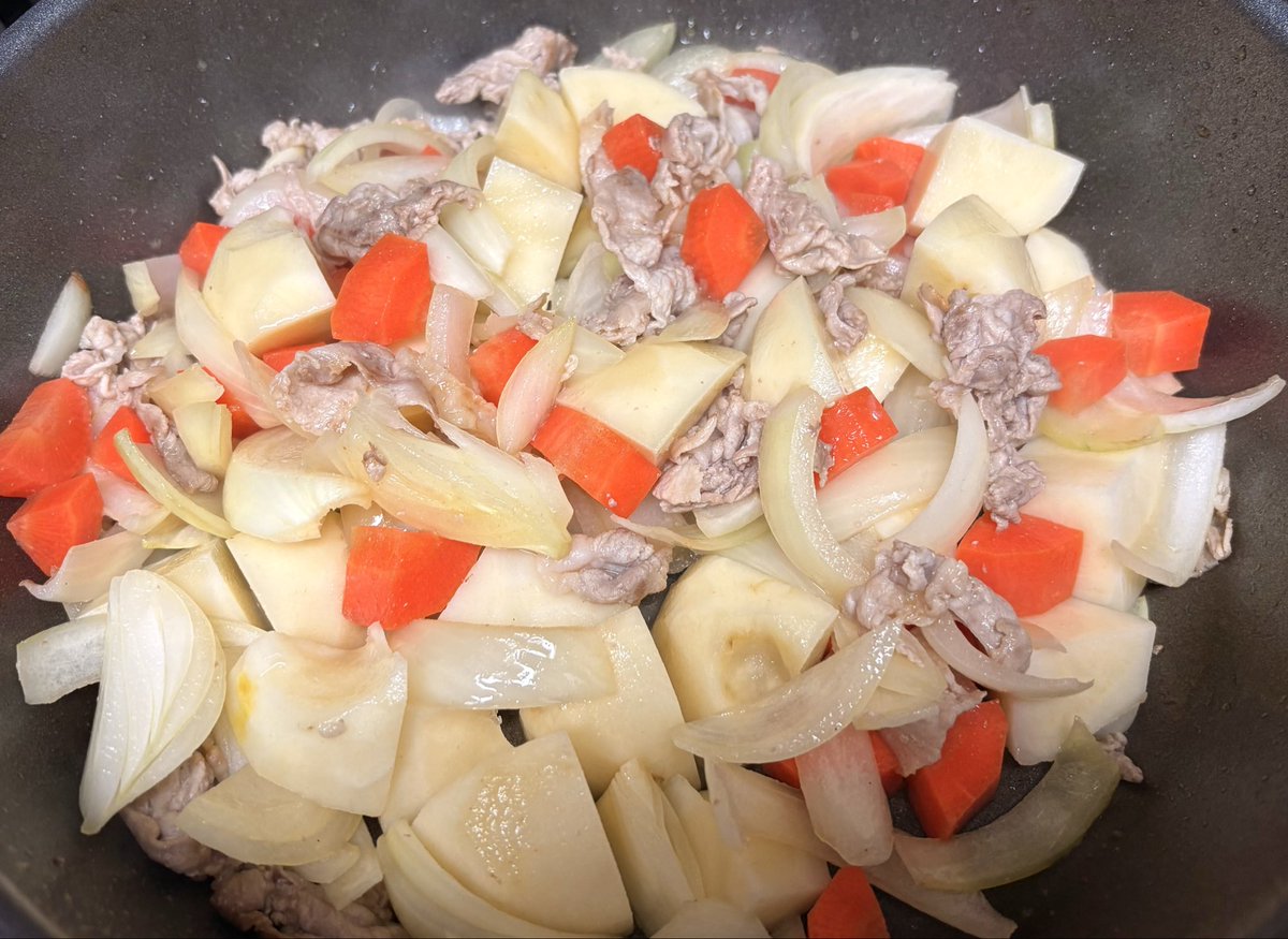 カレーになるか肉じゃがになるか
どっちかなー(*´ω`*)ふふー