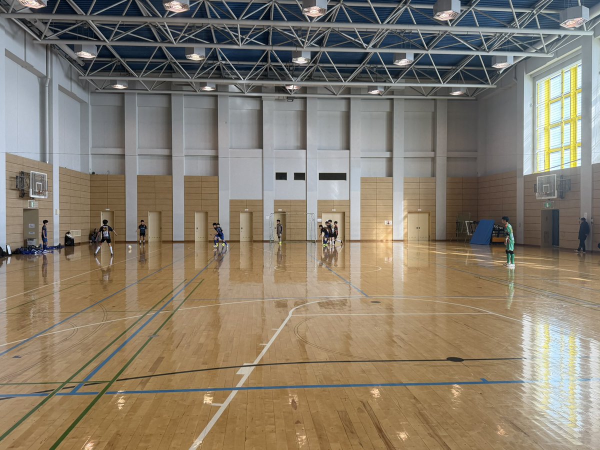 ElsoleF's tweet photo. 2026.2.8
U14トレーニングマッチ⚽️
本日、バーモス恵庭さんに対戦して頂きました！

対人の強度やプレースピードの中で、多くのチャレンジができた一日となりました！U14フットサル全道大会に向けて、さらにレベルアップしていきます！

保護者の皆様、送迎•応援ありがとうございました！ https://t.co/f8gcHTNFkg