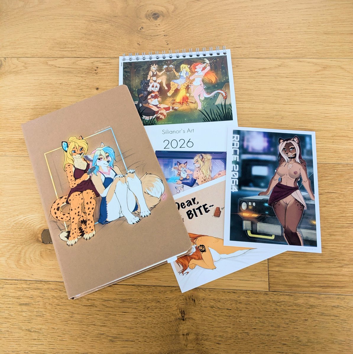 I'm 𝗴𝗶𝘃𝗶𝗻𝗴 𝗮𝘄𝗮𝘆 𝟑 𝗽𝗿𝗶𝘇𝗲 𝗯𝘂𝗻𝗱𝗹𝗲𝘀 with my merch, each with a calendar, 3 special cards, and a cute notebook!✨

Super easy to join:
- Follow me (hugs if you're new!)
- Repost

Wraps up Feb 15. I'll pick winners randomly and DM you ^^ Means the world to my art