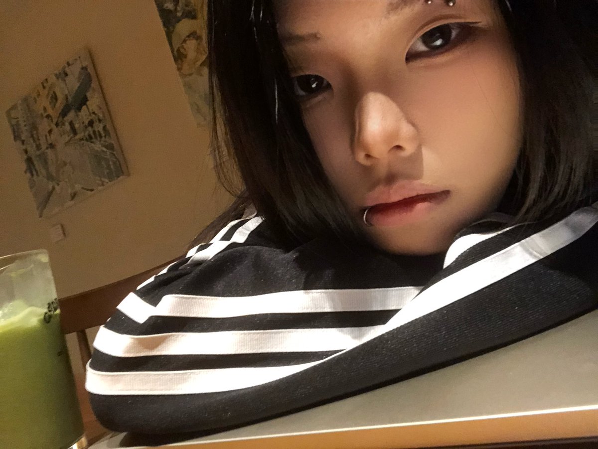 六神花露水 tweet media