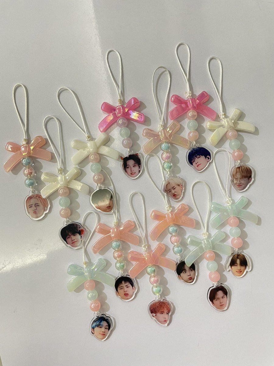 lemonpeachyyy's tweet photo. SEVENTEEN NEW_ IN SINGAPORE FREEBIES

Will be distributing 70+ svt phone charms at sg national stadium
Time and exact location will be announced d-day on my ig/twitter
For trade, just dm ig @/createsnapshares

See ya March 7th!

#SEVENTEEN_NEW_IN_SINGAPORE #SEVENTEEN_NEW_IN_SG https://t.co/YqG8Us34Nb
