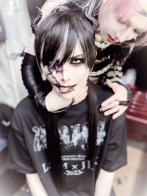 JILUKA Gallery tweet media