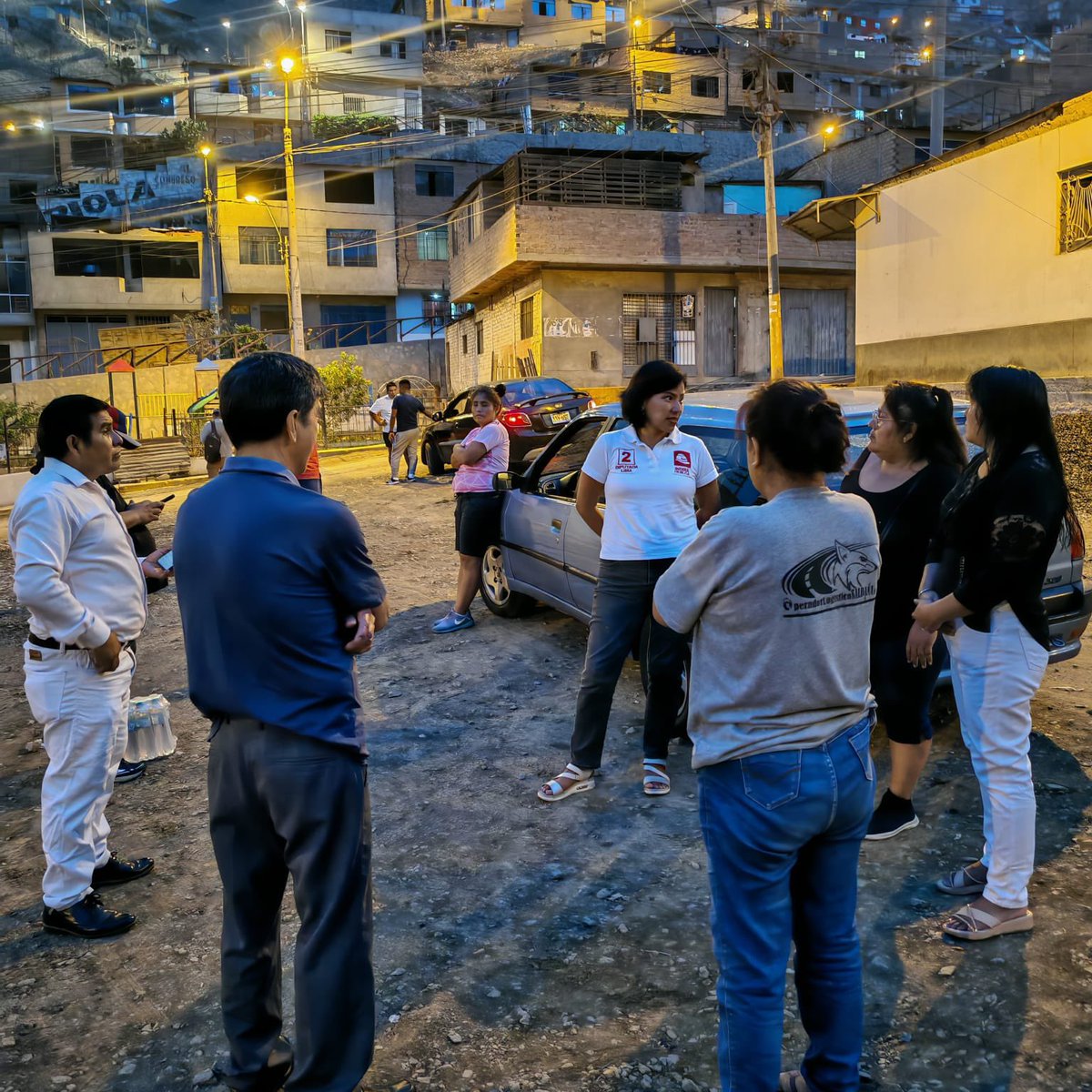 IndiraHuilca's tweet image. Asistí a la inauguración del comedor popular “Dad de comer al sediento” en Horacio Zevallos, Ate. Ahí conversé con las y los vecinos sobre nuestra propuesta para recuperar el país para la gente. Este 12 de abril, marca los 5 cascos de Ahora Nación y escribe el 2 para diputados