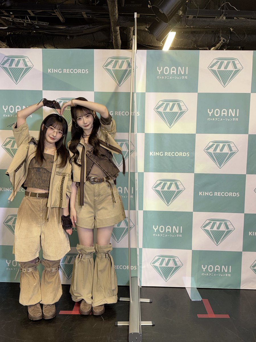 今日は11thシングル 個別撮影会＆ポスターお渡し会でした！ お足元の