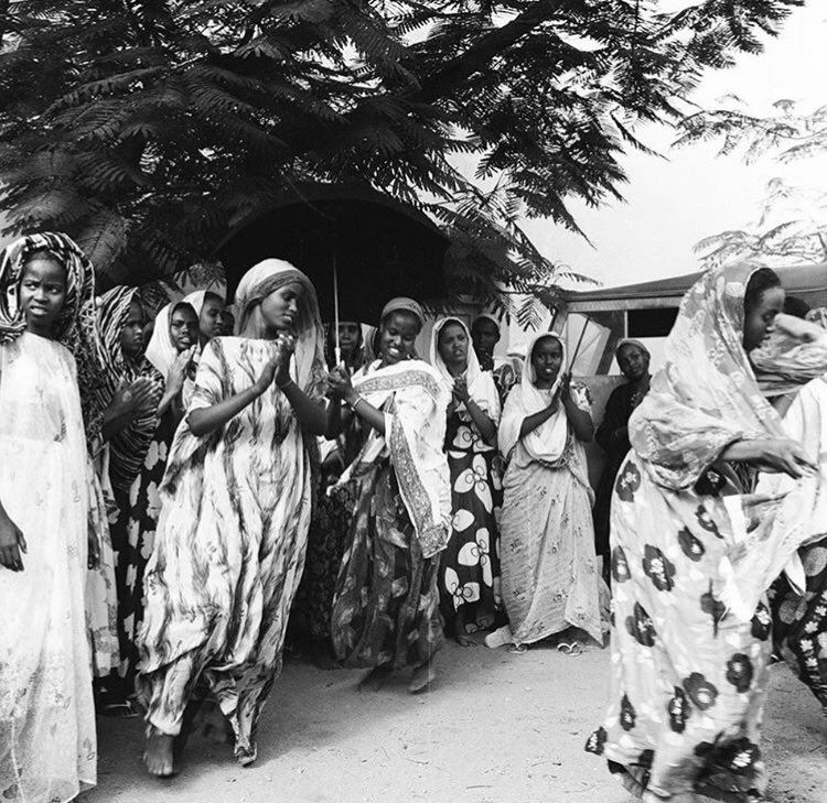 SomaliArchive0's tweet photo. A thread: Somalis dancing buranbuur in Dir Dhaba, Ethiopia (1965s). https://t.co/81c9R6oUqV