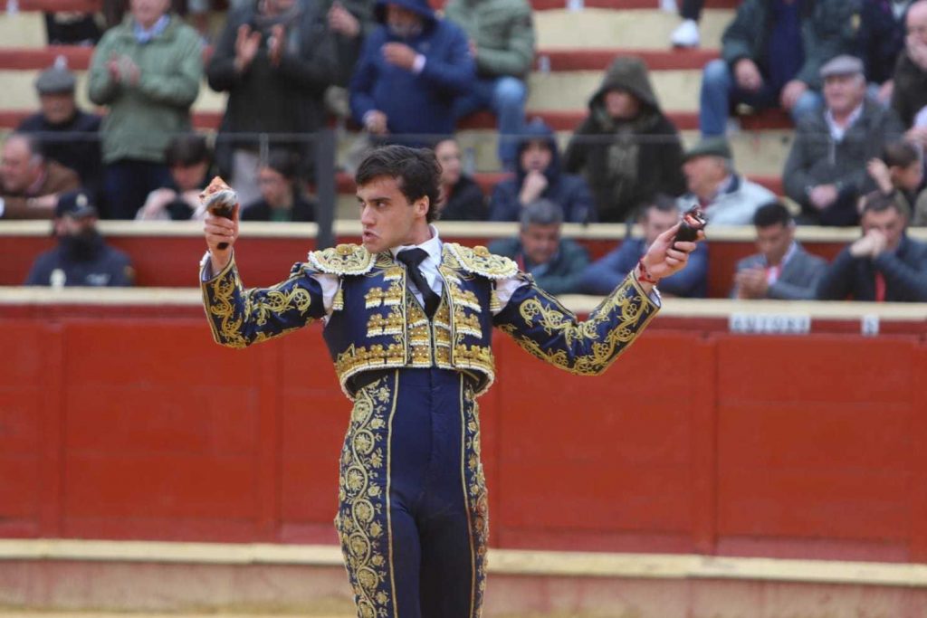 Chicuelinas y Tafalleras tweet media