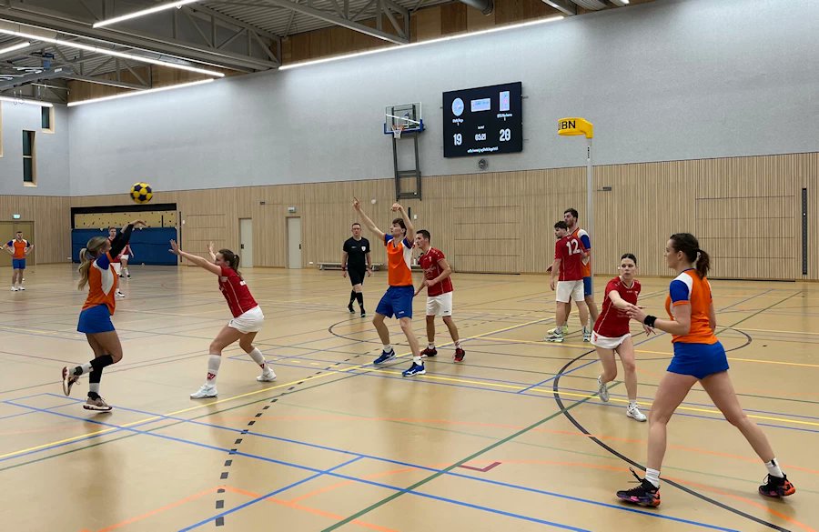 Knappe inhaalrace Noord-Groningers.... Zie eemsmondsport.nl/korfballers-dw…