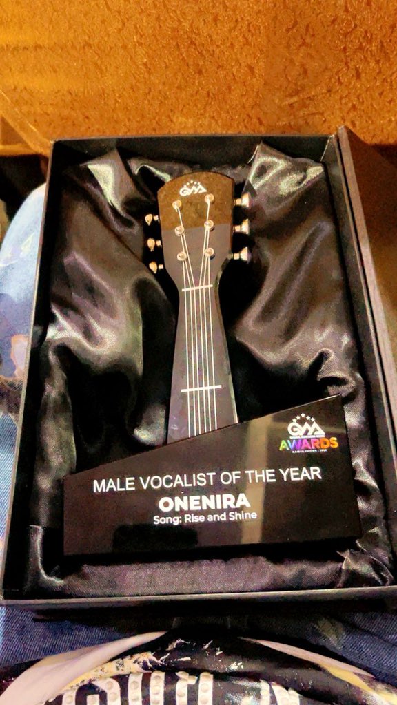 We won guys !! Best vocalist of the year … thanks for all your support