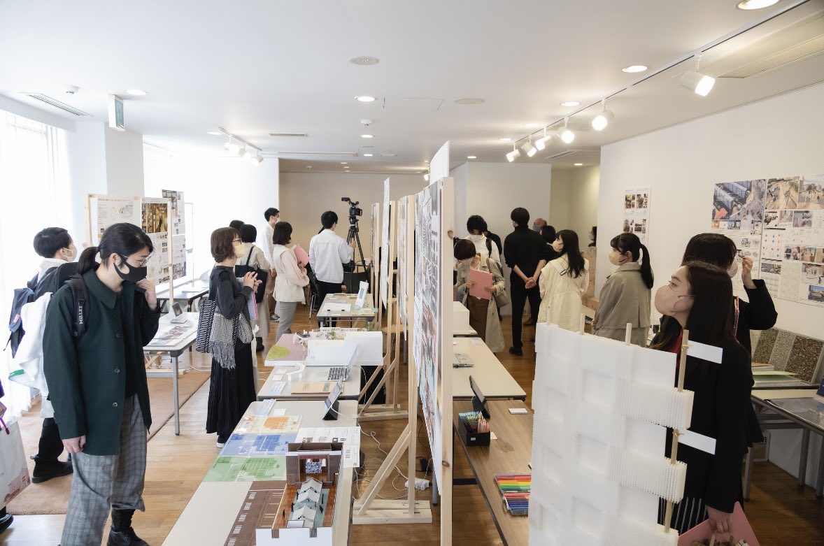 toukore's tweet photo. トウキョウ建築コレクション2026では企画展として、
写真展「先を見る。今を生きる代官山」を開催します。
皆様のご応募をお待ちしております📸

募集期間：2/19(木)23:59まで
募集内容：写真A4サイズ
応募資格：どなたでもご参加可能

詳しくはHPをご覧ください
https://t.co/YALeeUEZpW https://t.co/nZOcVBlvHi