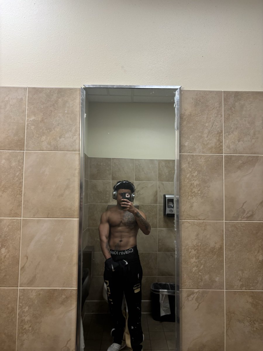 transdaddy23's tweet photo. Morning https://t.co/jqqDyJQi9i
