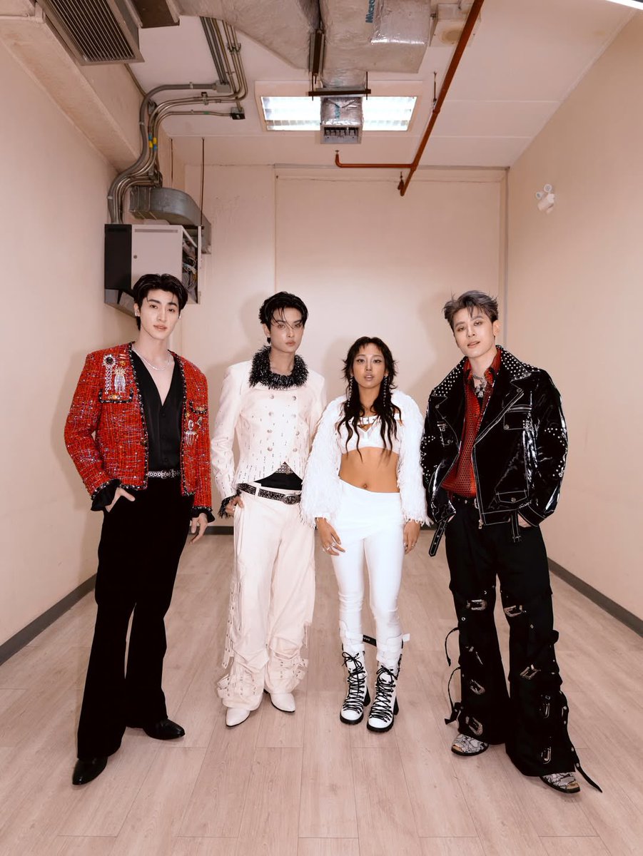 Porsche.sivk ig  update :  
08/02/2026

 Special guest for @/mmabelzz solo stage

ขอบคุณที่เลือกให้พี่ได้มาร่วมโชว์สเตจเดี่ยวกับเรานะ ท้าทายมาก แต่พวกเราทำมันออกมาได้ หวังว่าทุกคนจะชอบสิ่งที่น้องตั้งใจเตรียมและทำโชว์ให้ทุกคนดูนะครับ🙏

เก่งมากพิกซี่ ได้รับความรักมากมายเลยนะ