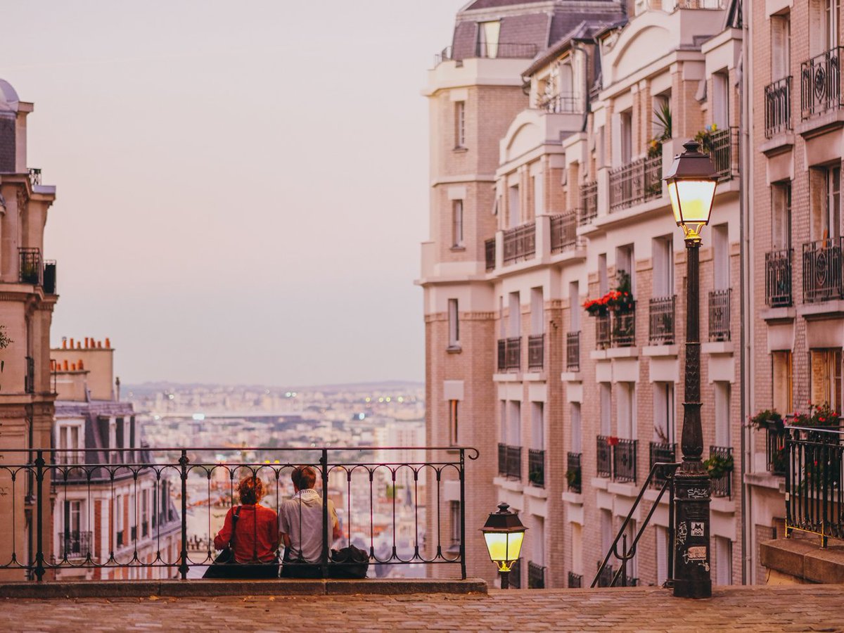 Some say Paris doesn't look at all like in the movies. I kinda agree cause, honestly, it looks even better 🥵