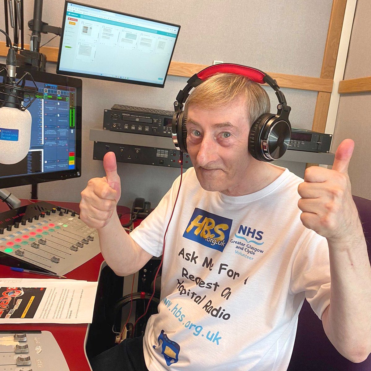 At 3pm this afternoon we remember David Semple who we lost last month after a short illness.

David hosted Sunday 3-6pm for 20 years so we're paying tribute in this same timeslot as he takes to the air for a final time.