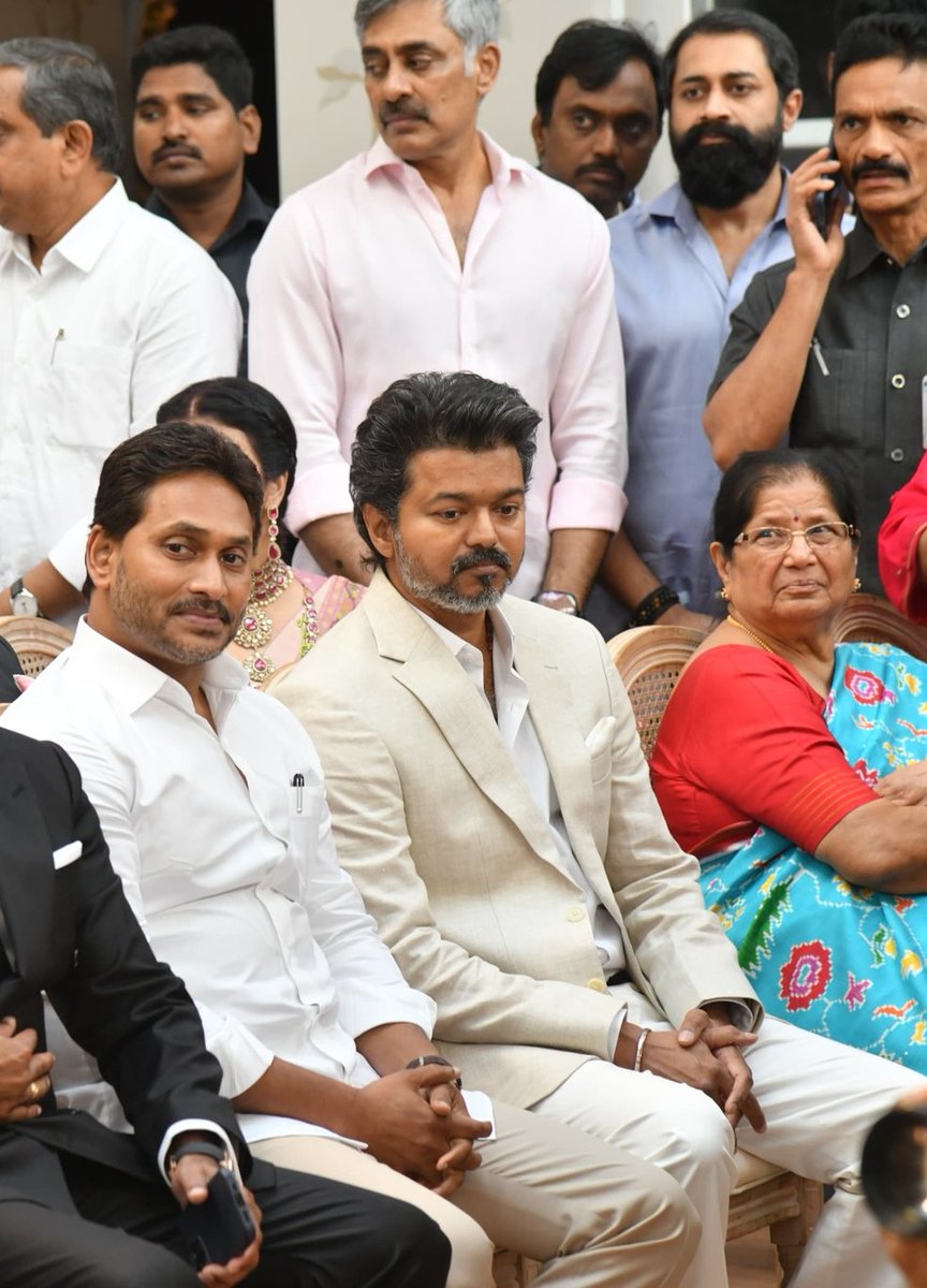 Venky_Talks's tweet photo. HD Stills !! 📸
#ThalapathyVijay𓃵 #YSJagan https://t.co/4fct4kNurO