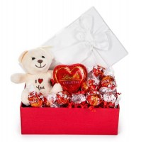 EXmk's tweet image. Љубовта се слави со мали радости ❤️
Добро вино 🍷, чоколадо 🍫 и момент за паметење.
Среќен Валентин!
#ValentinesDay2006 #LoveMoments #WineAndChocolate