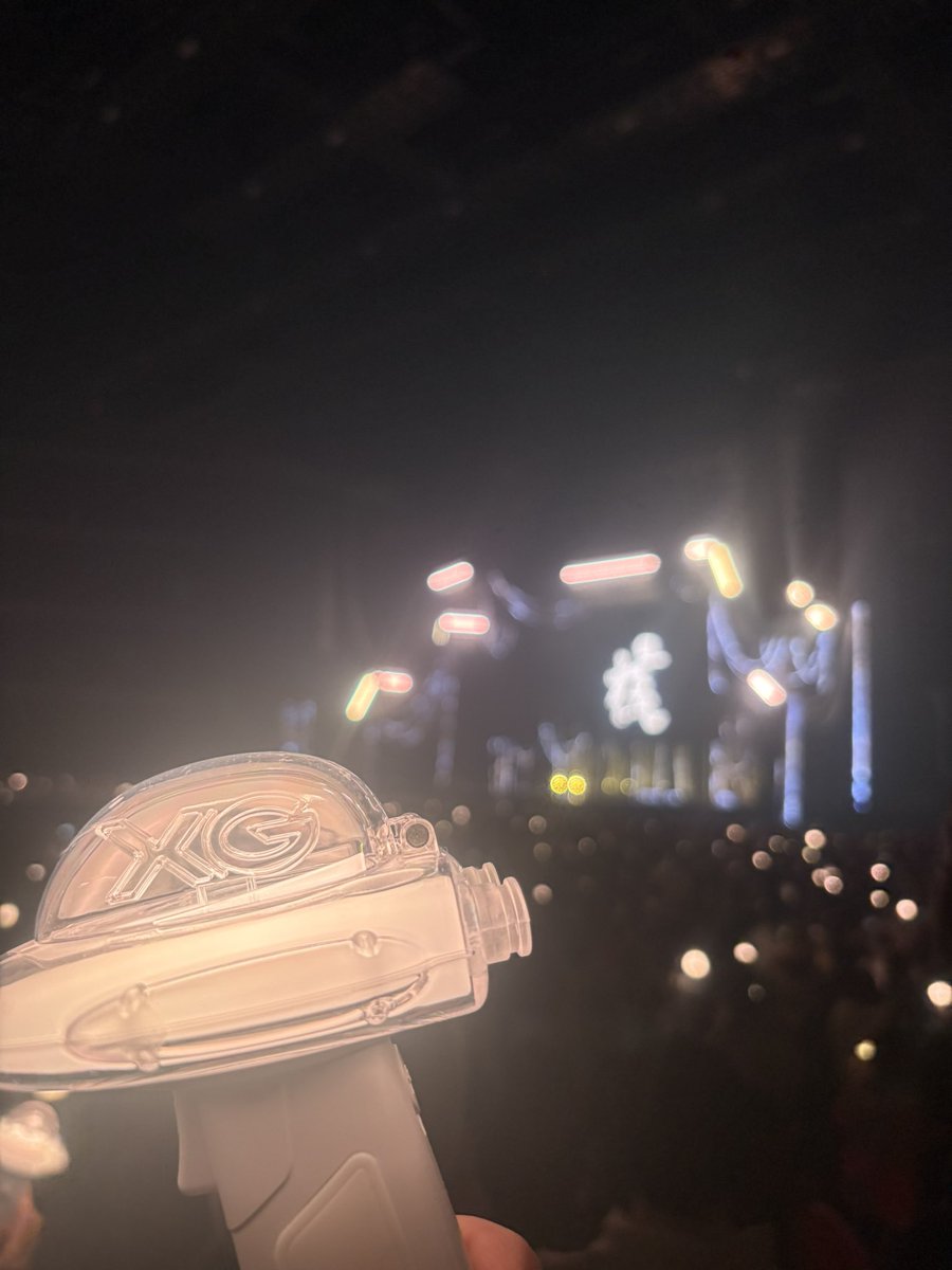 Chito0115's tweet photo. XG WORLD TOUR: THE CORE 
今日も最高すぎました😻
みんなビジュ爆発しすぎだし客降り近いし目の保養になりました✨
お見送り会も当たって最高の1日でした🩵
次は仙台！待ちきれない🐺🔥 https://t.co/xXMNK8d0DO