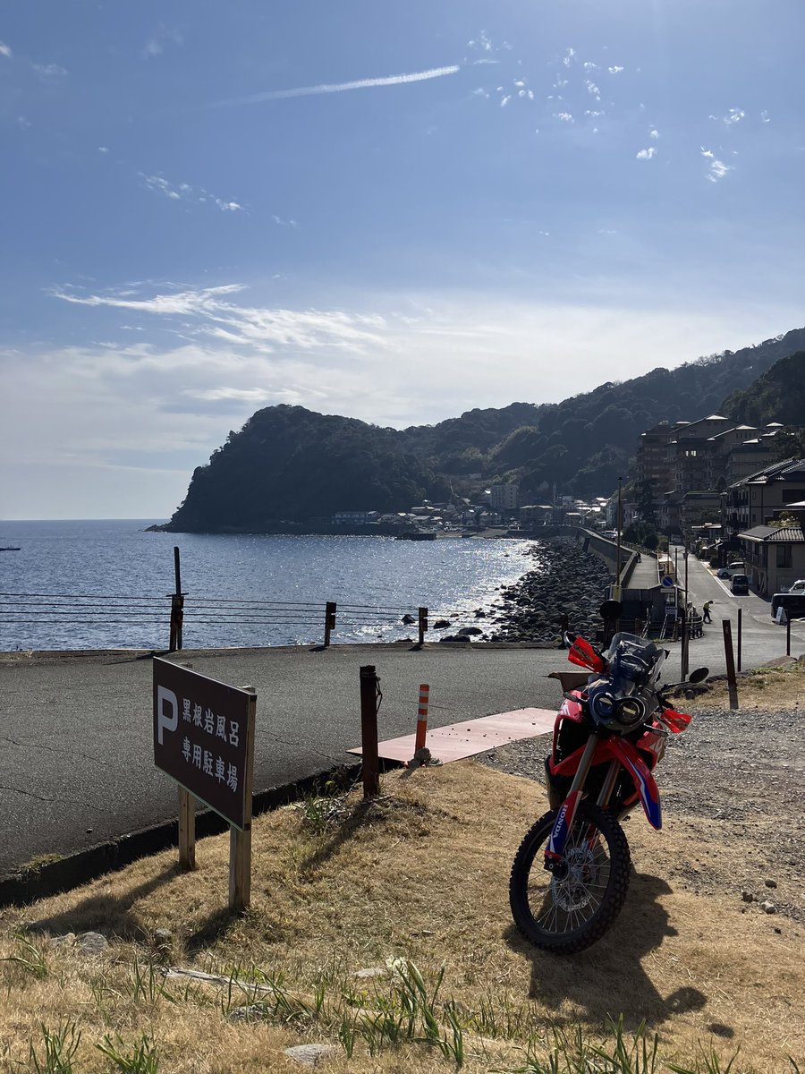 mekazawa32's tweet photo. 金曜日に久しぶりの伊豆
#crf250
#バナナワニ園 https://t.co/geAIPqpVx1