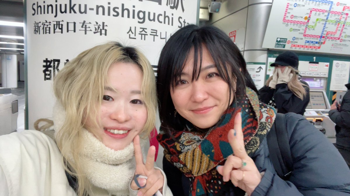 achon66's tweet photo. かつて一緒に活動していたみさっきーにコーラス的な発声の基礎を教えていただき、その後飲みしばいて参った🍻
めっちゃ勉強になったし、からだの使い方が今心がけているドラムプレイと共通しまくっているので、次回ライブからバチバチに意識していきたい所存🔥🔥🔥
楽しかった〜🥰 https://t.co/3TVbDZSIN6