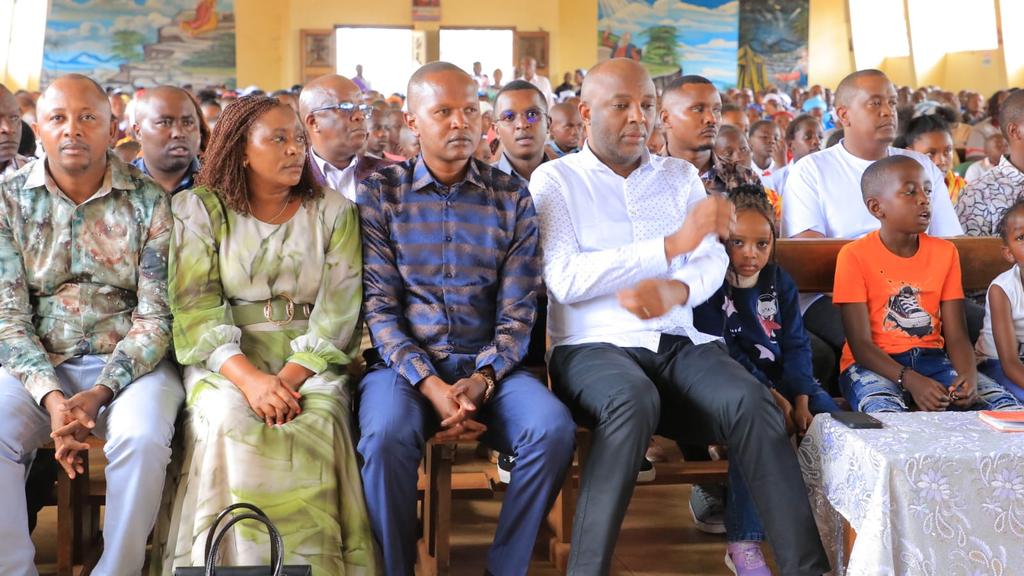 HonKangata's tweet photo. Attended Gaicanjiru Catholic Church.

Kandara.
Later unveiled Smart City https://t.co/4FrQOT6trb