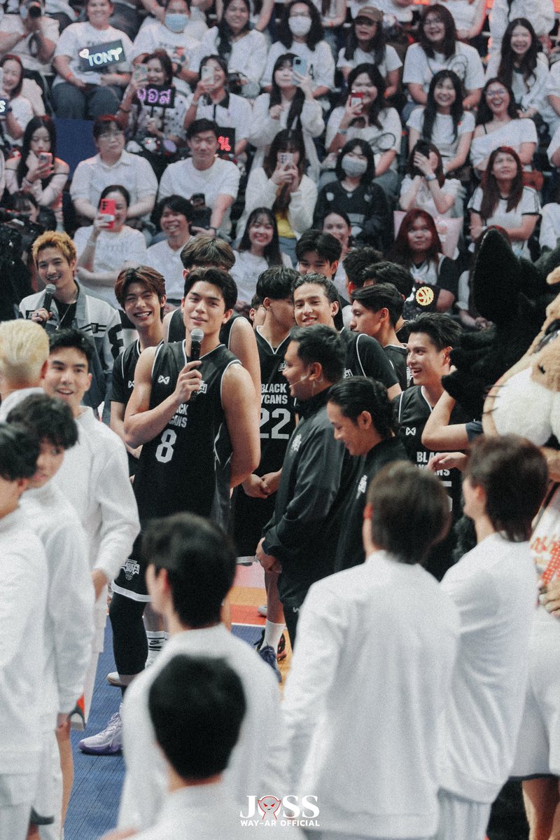 JossWayarofc's tweet image. 🐻 : กลัวหรอ
🐧 : ดูเชิงอยู่ครับ

//ใดๆ หนุ่มวายเยอะมาก 😆

JOSSGAWIN 8 VS 88 MATCH 2

#3Fight3BasketBoySS2M2xJossGawin