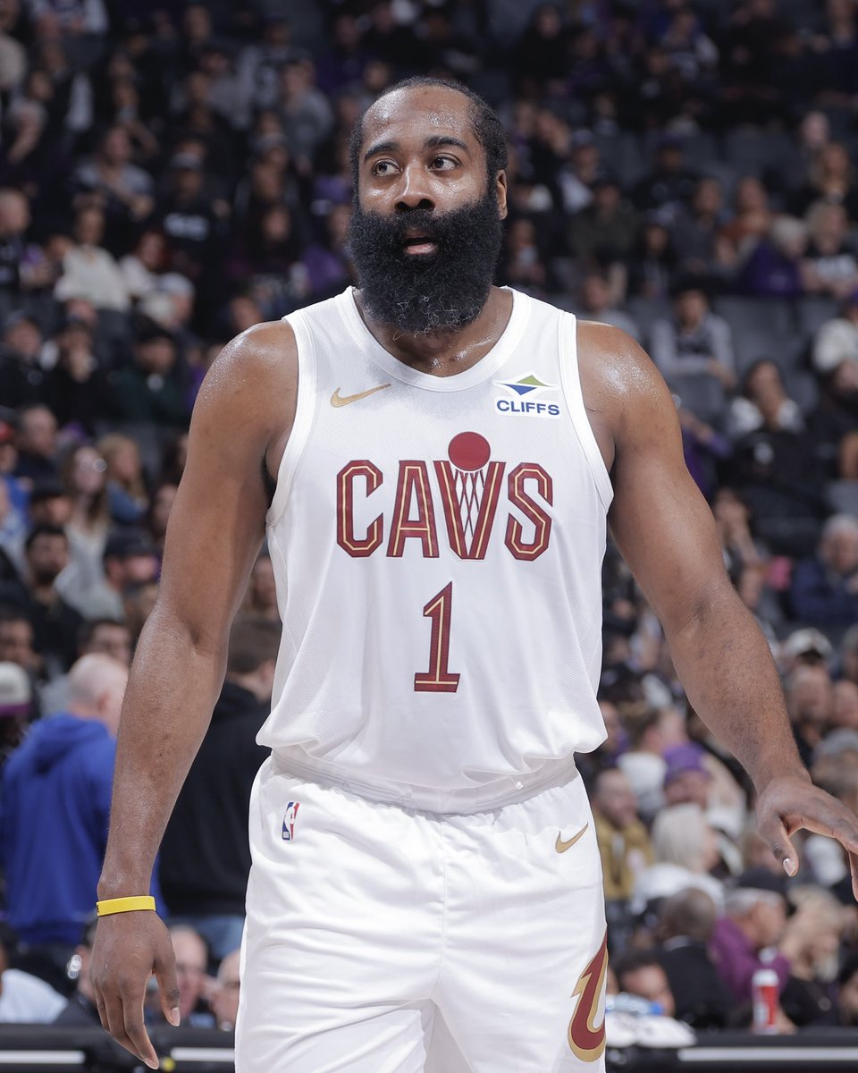 ElMundoNBA's tweet photo. Los números de Harden en su debut con los Cavaliers

23 Puntos
8 Asistencias 
5-8 3PM https://t.co/jg9UkVHQxx