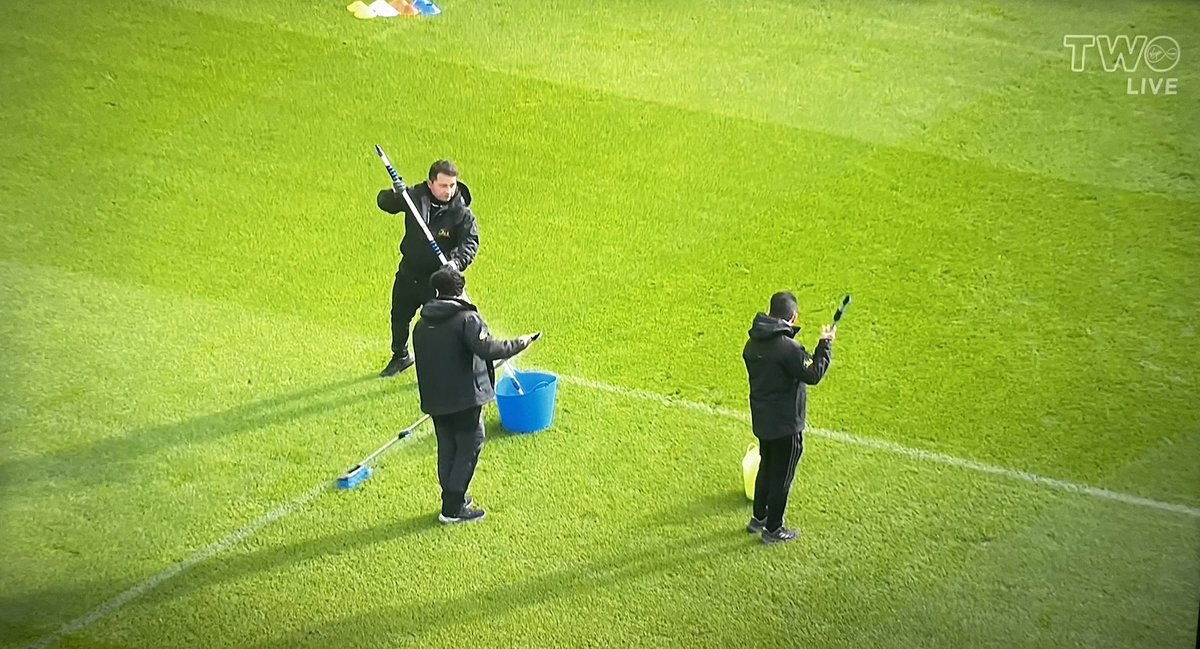 Virgin Media reporting that the penalty box markings were the wrong size at the Aviva so they’re redoing them.

Greatest League In The World.