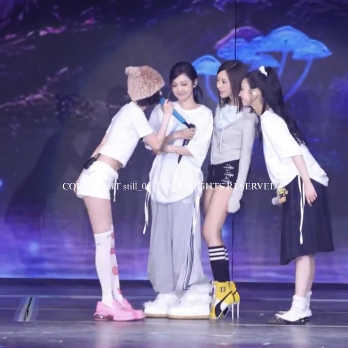 와 신발 대박
@:누구?