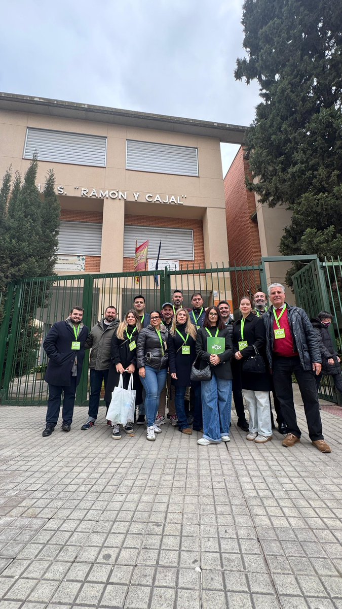VOX Barcelona tweet media