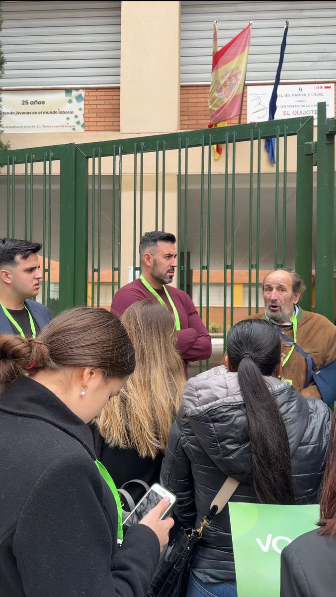 VOX Barcelona tweet media