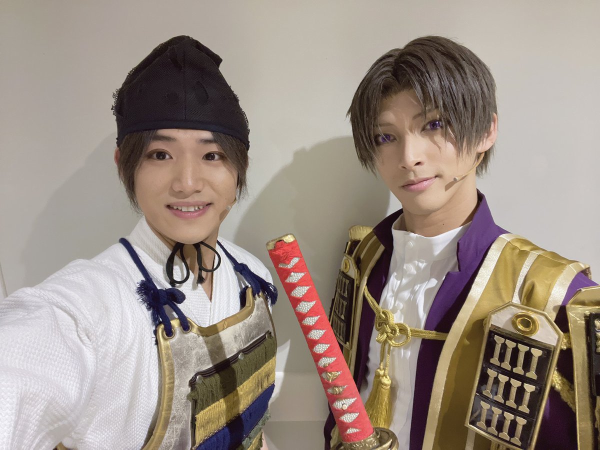 ミュージカル刀剣乱舞
~静かなる夜半の寝ざめ~

大阪公演13日目
ご観劇ありがとうございました!!

本日のお写真は #へし切長谷部 役のるいさん📸

たぶん1番殺陣で絡んでます⚔️✨
難しい動きがあっても、何度も話し合って下さったので毎公演るいさんと相手をするのが楽しいです!!

#刀ミュ #しずよは