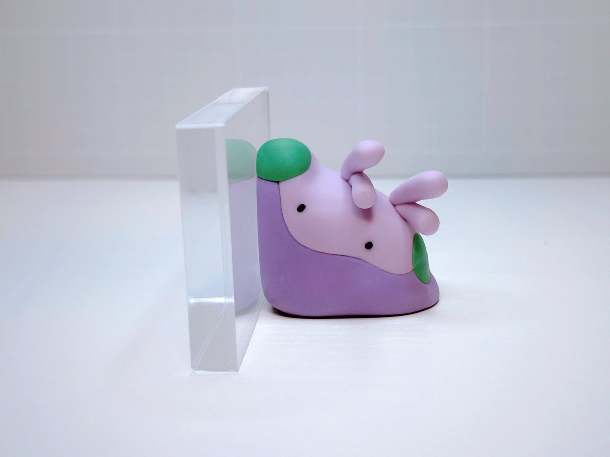 もたれかかるヌメラ🔅前作ってました！
ヒトモシはまた今度作ります！