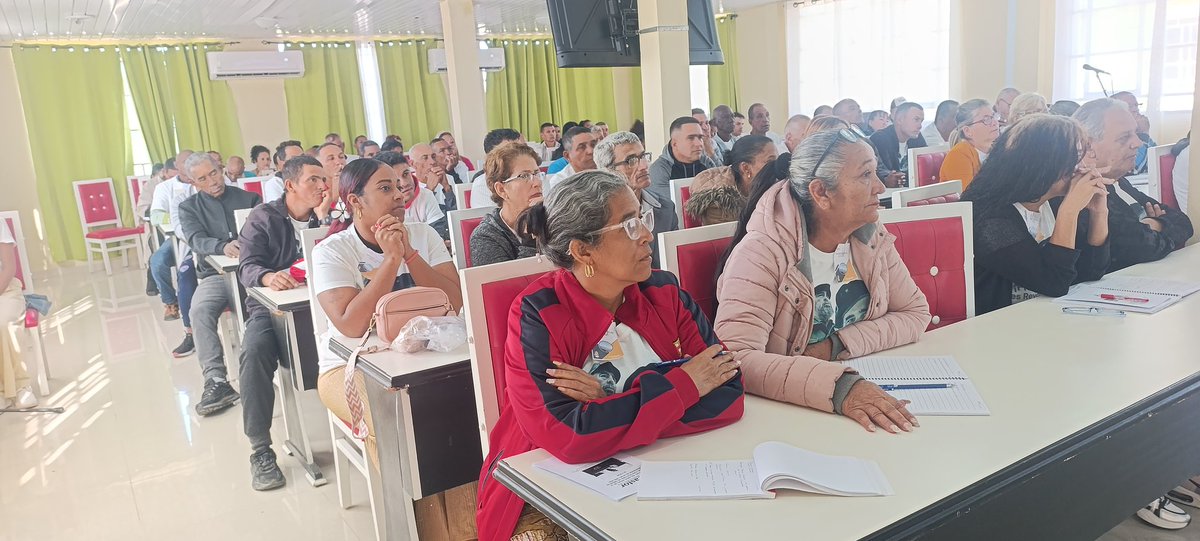 Con #HonorHolguinero los trabajadores de la <a href="/ecoi16/">ECOI.16 🇨🇺 "Creando nuevos cauces"</a> desarrollan el balance anual correspondiente al año 2025. El mismo fue presidido por la 1ra Secretaria del PCC del municipio  Mayari. <a href="/AbadDagmar/">Dagmar Abad</a> 
<a href="/CubaCubacons/">Grupo Empresarial Construcción y Montaje</a> 
#RevolucionEsConstruir