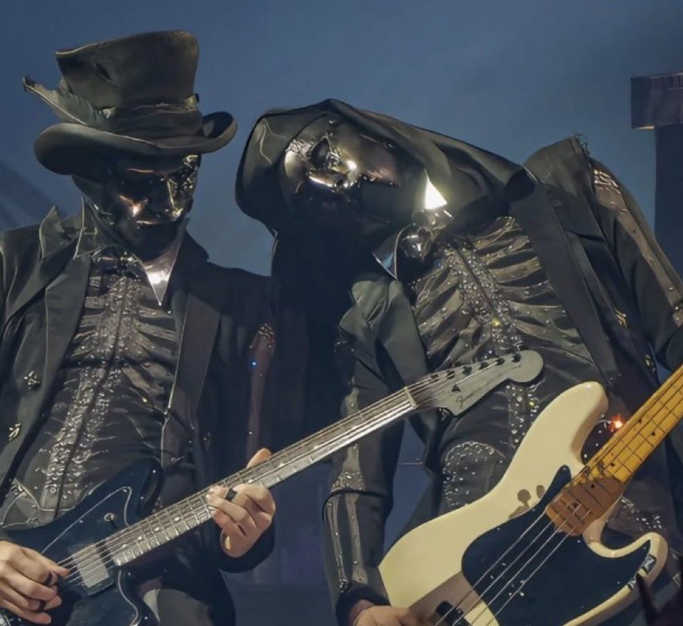 sulphur🧃 tweet media