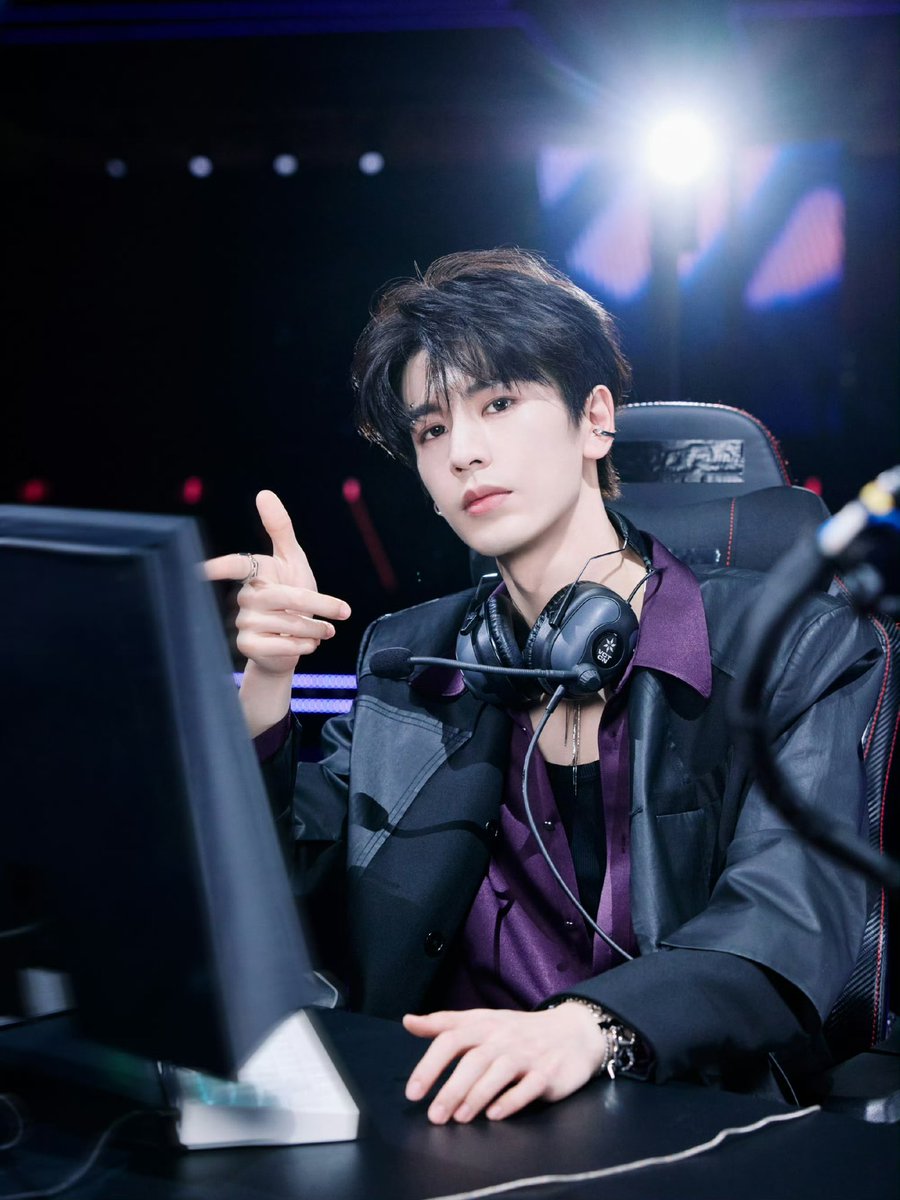 elwmsl12378's tweet image. 이런 존잘 e스포츠 선수가 있다면 매일 응원하러 갔겠지