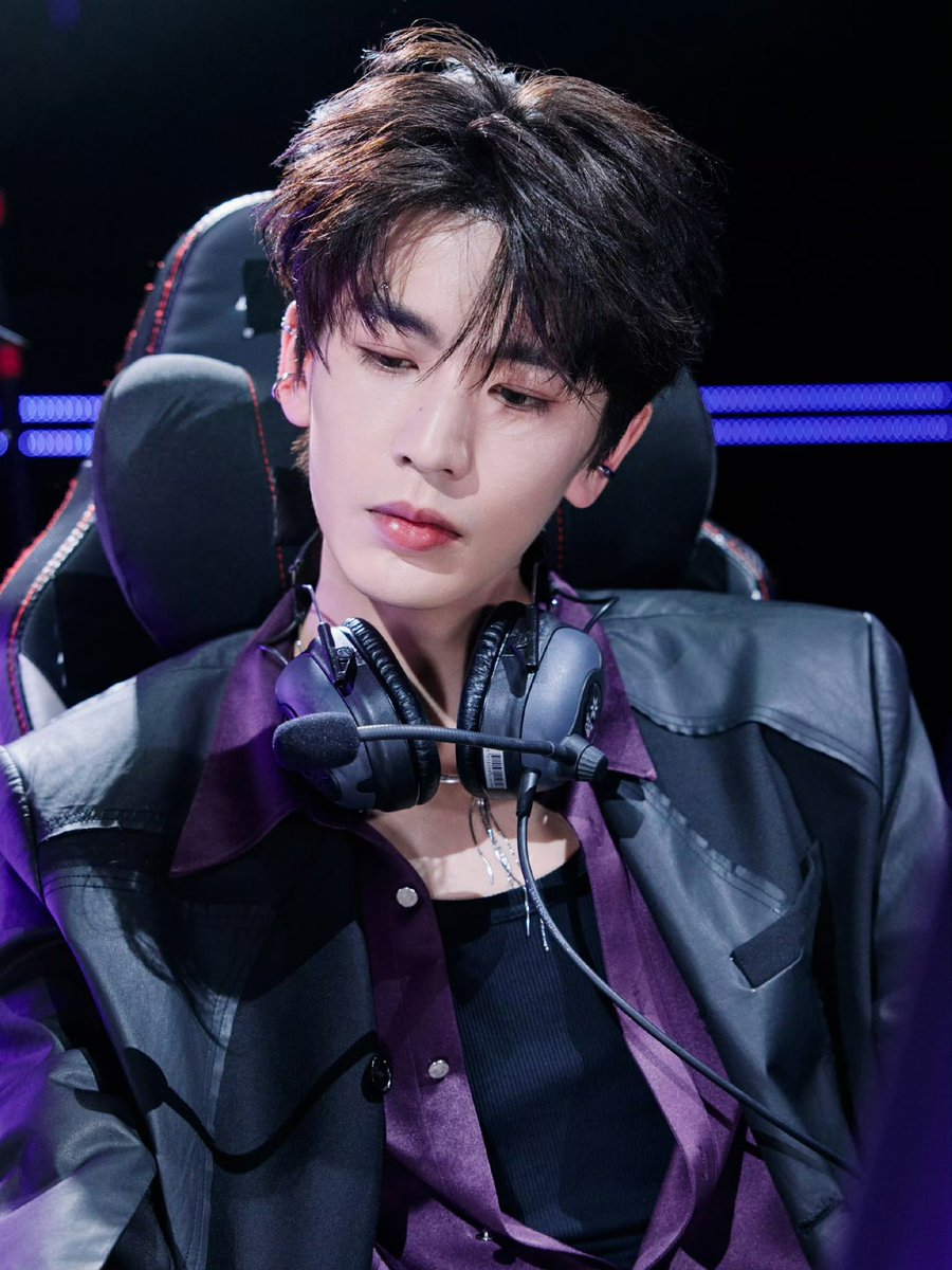 elwmsl12378's tweet image. 이런 존잘 e스포츠 선수가 있다면 매일 응원하러 갔겠지