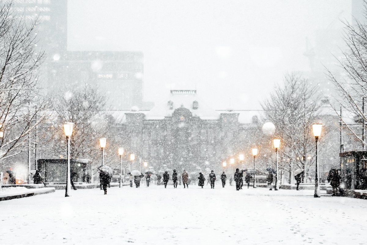 数年前雪が積もった日の東京駅❄️