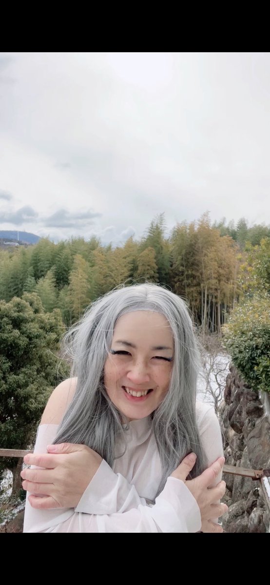 RayKaoree's tweet photo. 雪なし県に珍しく雪降ったから急遽撮影！気温1℃、冷たい花の冷花だから全然寒くないよ…いや、本当はこんな状態でしたーw https://t.co/wOoBetGZBx