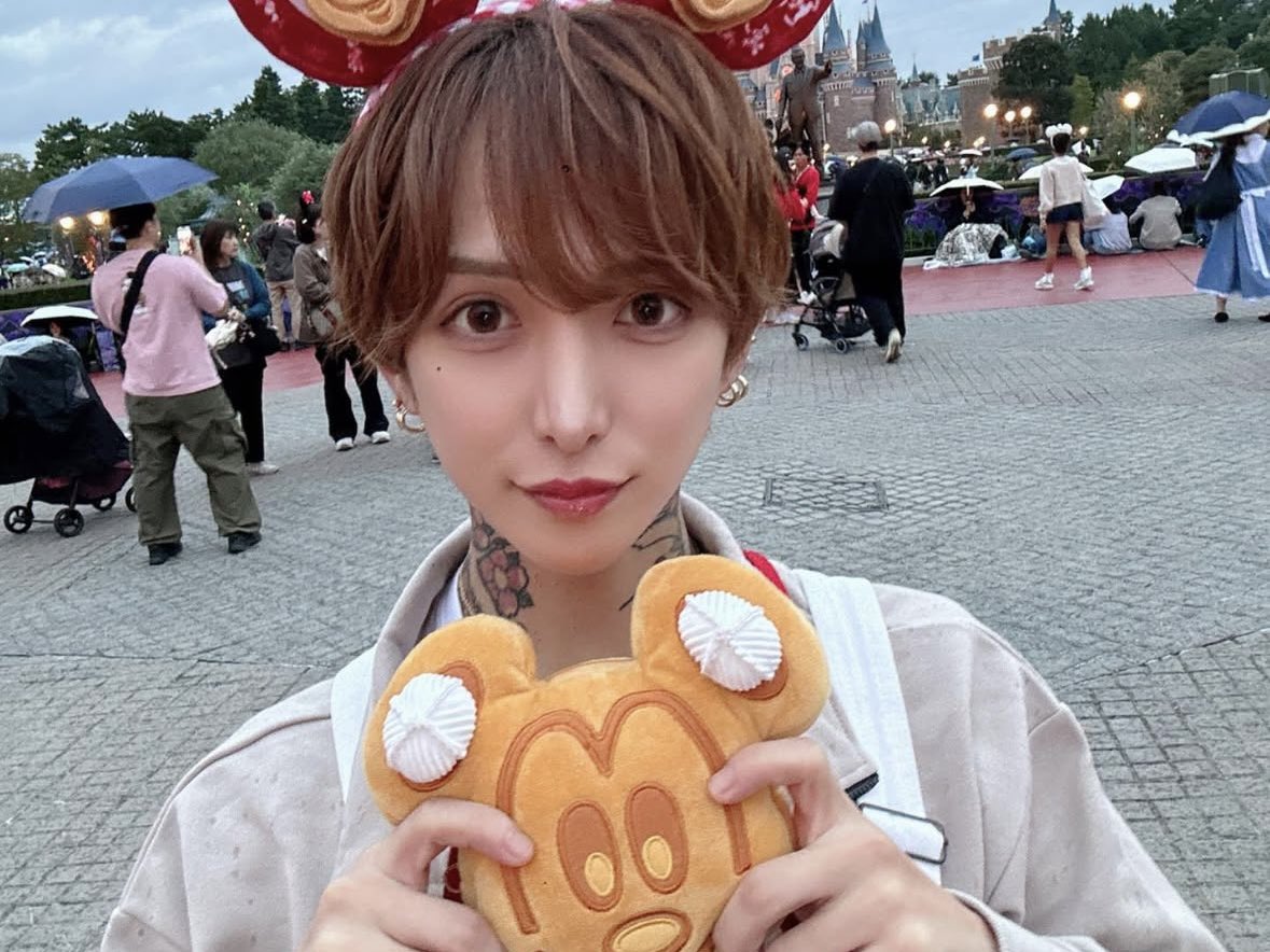 昼職ホス狂い tweet media