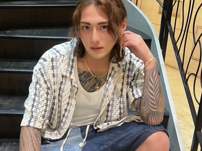 昼職ホス狂い tweet media