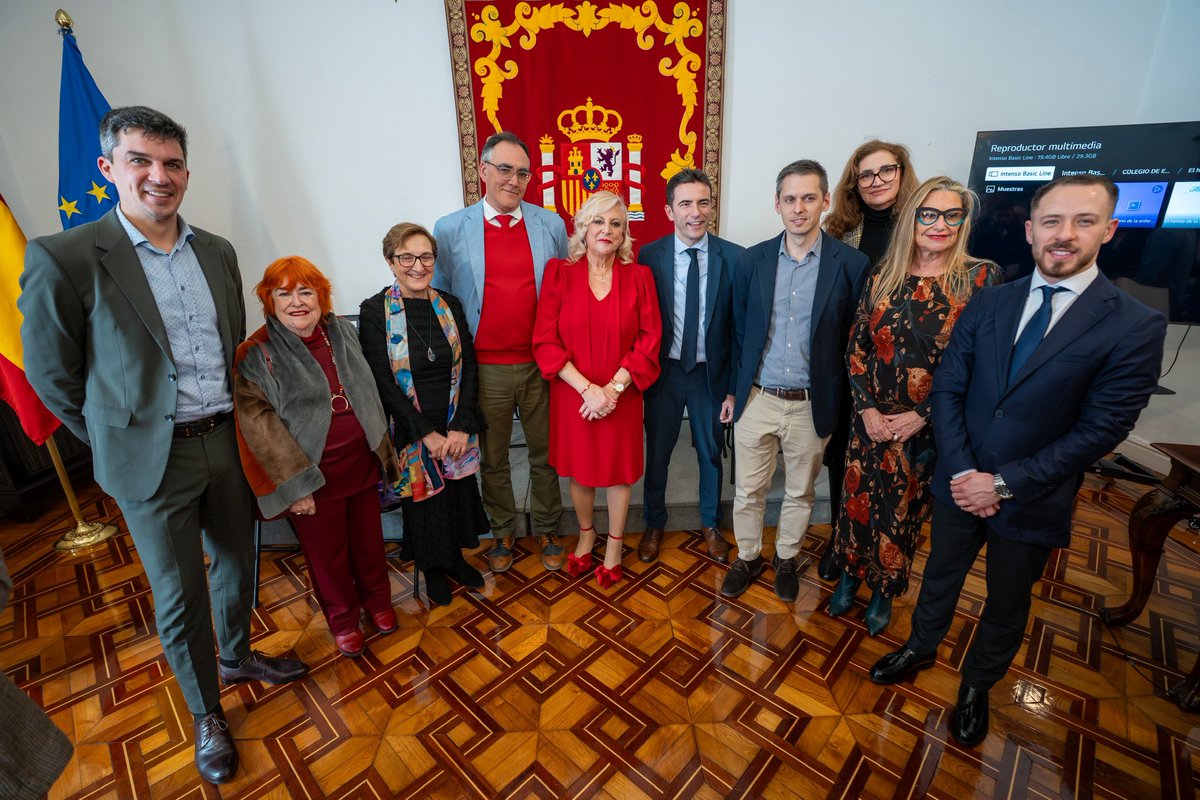 Este fin de semana hemos acompañado a Mariluz Fernández y a la Junta Directiva del Colegio de <a href="/enfermeriacan/">Colegio de Enfermeras y Enfermeros de Cantabria</a> en su toma de posesión.

Suerte y aciertos en esta nueva etapa para seguir representando los intereses de más de 5.000 enfermeras y enfermeros en #Cantabria.