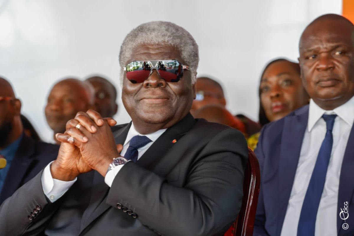 aip_agencepress's tweet photo. Le PM Beugré Mambé appelle à des réponses rapides aux préoccupations des population

👇👇
https://t.co/iBZ19ipMwr https://t.co/e4ToVHTSd5