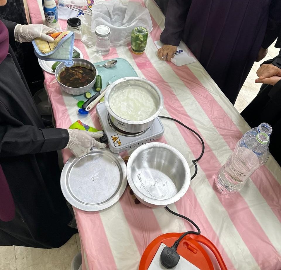 MAFWR_MCT's tweet photo. قام مركز الثروة الزراعية و موارد المياه بالعامرات بتاريخ ٤ فبراير ٢٠٢٦ بالتعاون مع جمعية المرأة العمانية دورة تدريبية حول استغلال المنتجات الزراعية و الحيوانية المحلية لدى المرأة الريفية بالولاية https://t.co/QbBeMSCw1N