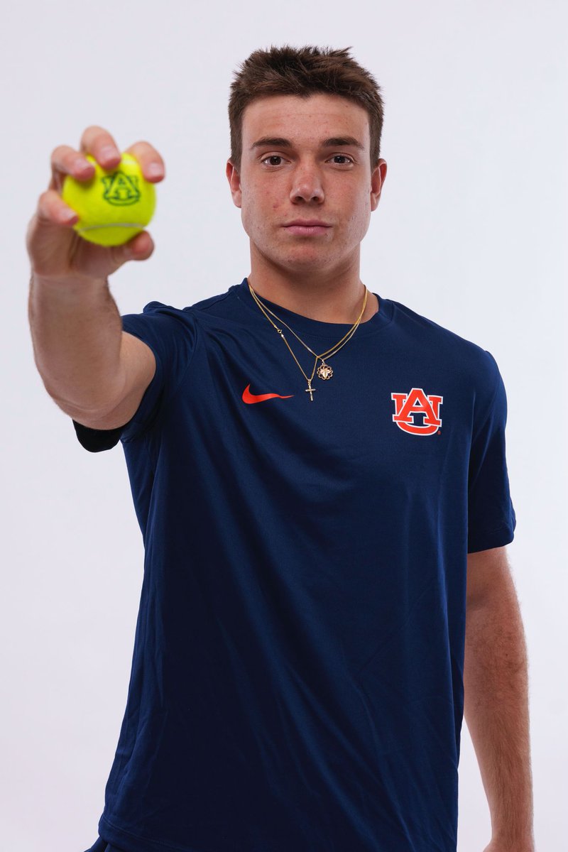 Parsa Bombs 💣 tweet media