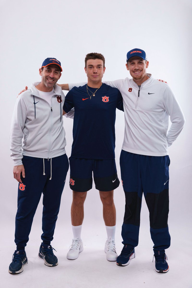 Parsa Bombs 💣 tweet media