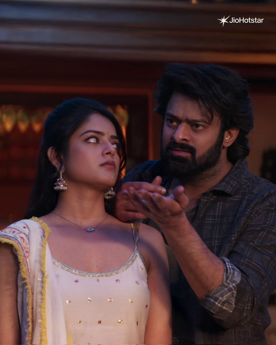 JioHotstarTel_'s tweet image. Even with its gripping hypnotic thriller core, The RajaSaab finds room for laughs and entertaining moments that ease the tension! 😄

Welcome India's Biggest Superstar Home with JioHotstar! 👑

#Top5 #TheRajaSaab #TheRajaSaabOnJioHotstar #JioHotstar