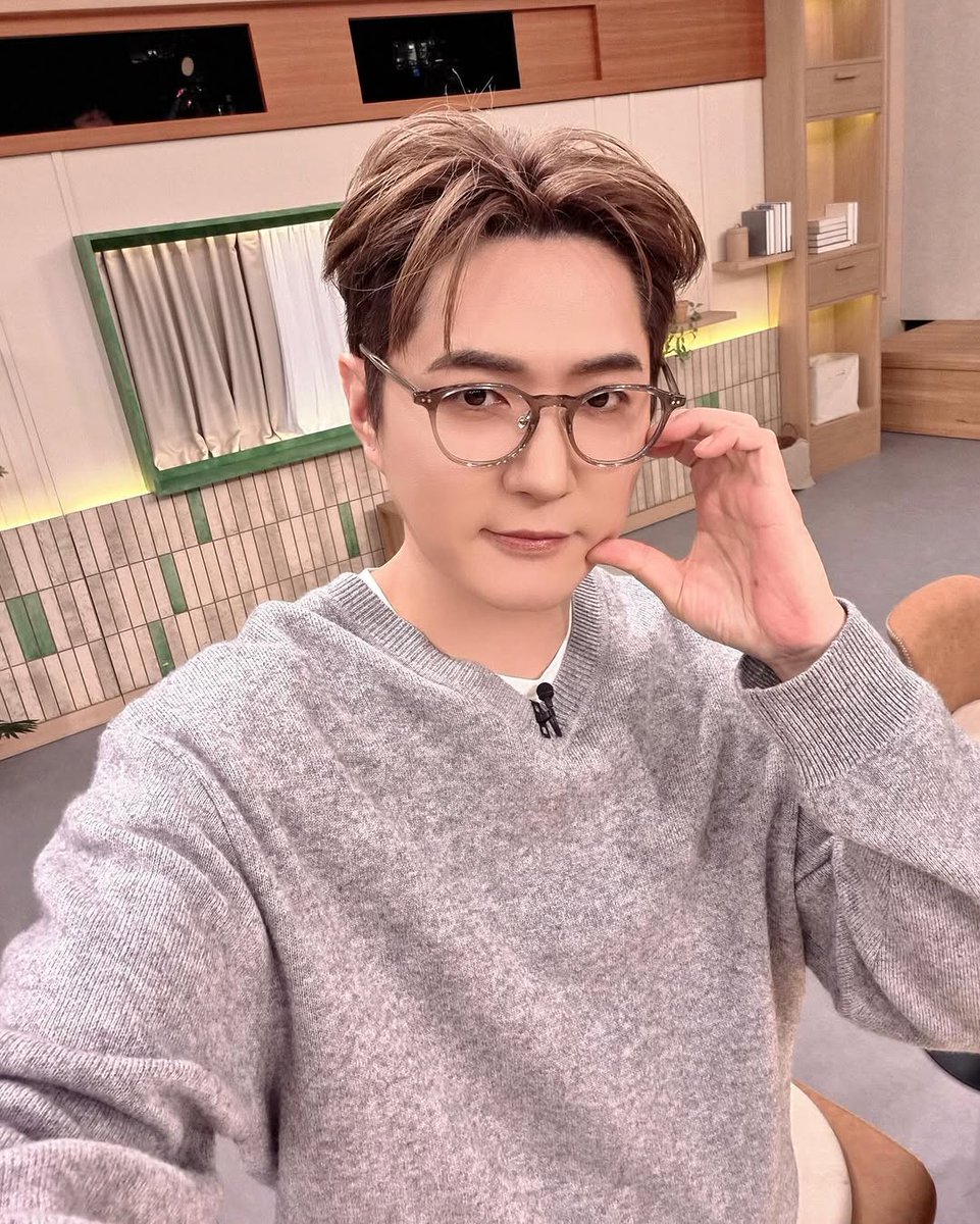 데니안 오피셜 인스타
🔗instagram.com/p/DUffRbFE7V1/

[📷]

와~ 진짜 아름답다
ㄴ밥 먹는 데니가 아름답다…

가래떡 와앙 수육 와앙에 이어
뜨끈한 국물 한그릇 뚝딱 완료👍

밥 잘 먹는 예쁜 고영🐱
다음주도 함께하자고영

#DANNYAHN #데니안
#알토란