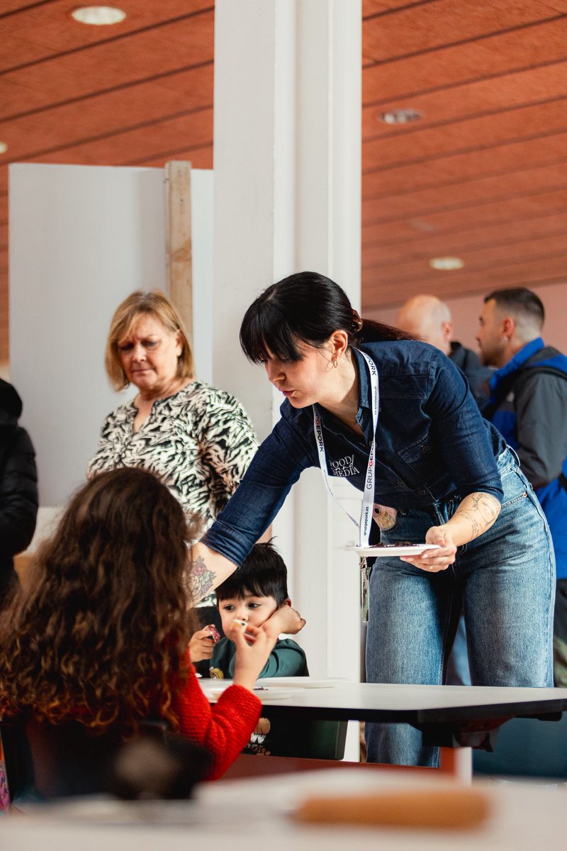 Trufforum_Vic's tweet photo. ✨ Així vam tancar el dissabte al #TrufforumVic2026
Cuina, territori, tòfona negra i molts moments compartits! 

Avui us esperem fins a les 14h😊 https://t.co/42qsPIqrOC